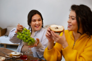 Memahami Bahasa Tubuh saat Mengonsumsi Makanan Olahan Harian